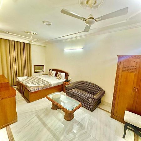 Hotel Pablas International, New Delhi, Near Metro Dış mekan fotoğraf