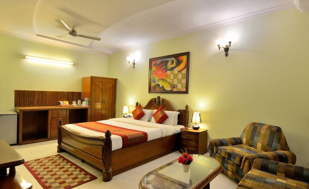 Hotel Pablas International, New Delhi, Near Metro Dış mekan fotoğraf