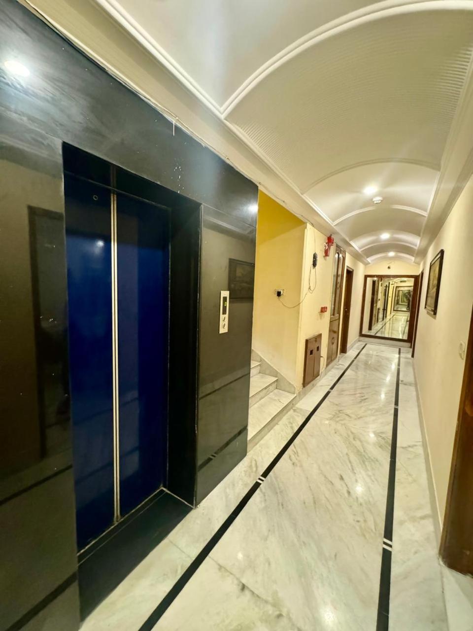 Hotel Pablas International, New Delhi, Near Metro Dış mekan fotoğraf