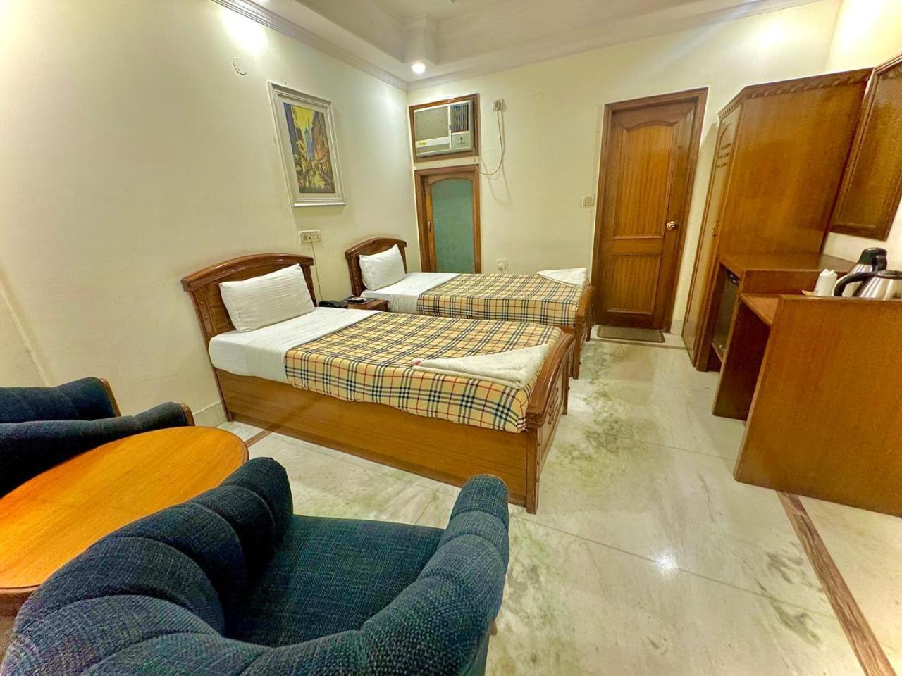Hotel Pablas International, New Delhi, Near Metro Dış mekan fotoğraf