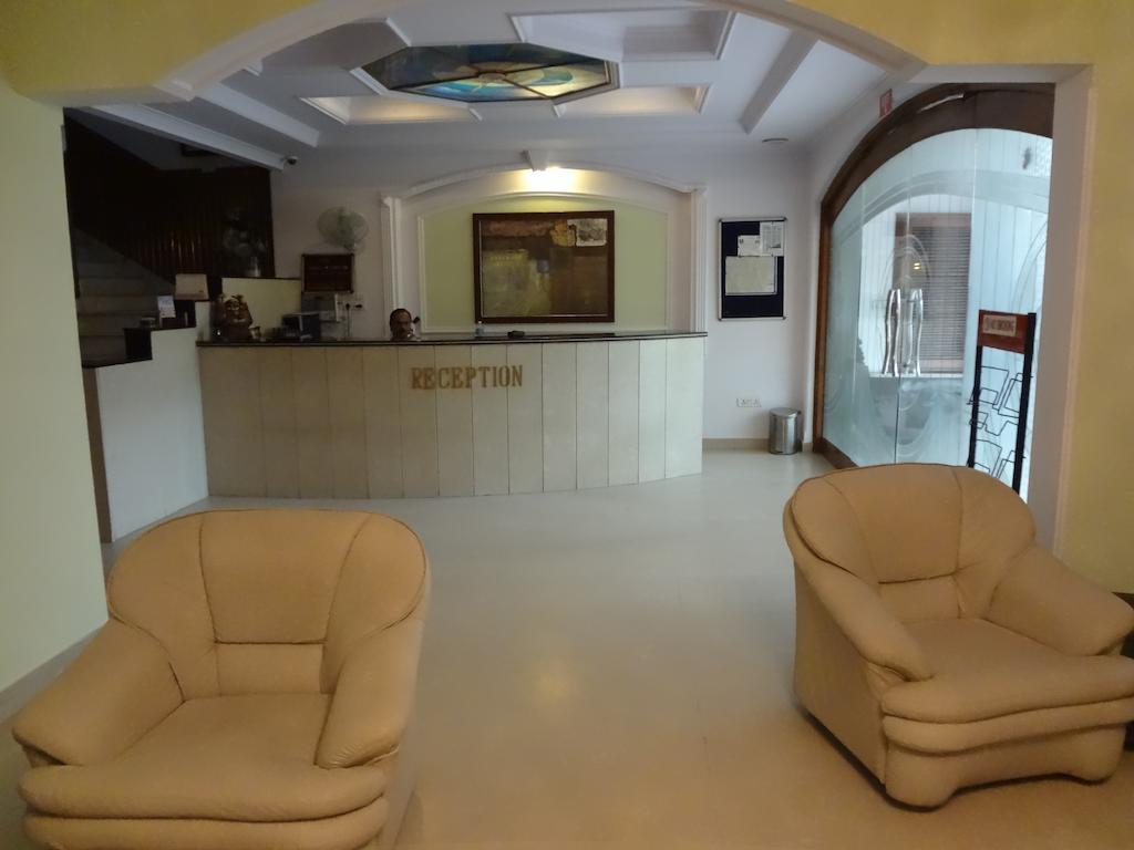 Hotel Pablas International, New Delhi, Near Metro Dış mekan fotoğraf