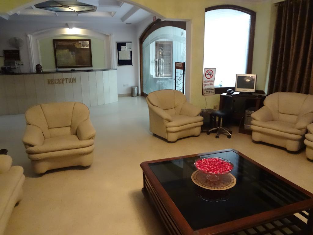 Hotel Pablas International, New Delhi, Near Metro Dış mekan fotoğraf