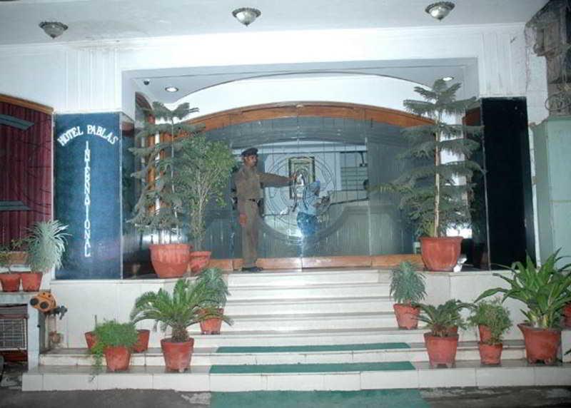 Hotel Pablas International, New Delhi, Near Metro Dış mekan fotoğraf