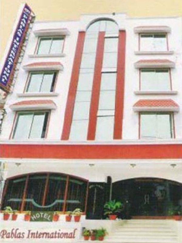 Hotel Pablas International, New Delhi, Near Metro Dış mekan fotoğraf