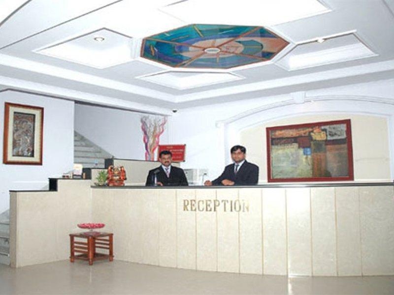 Hotel Pablas International, New Delhi, Near Metro Dış mekan fotoğraf