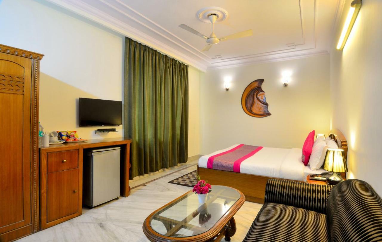 Hotel Pablas International, New Delhi, Near Metro Dış mekan fotoğraf